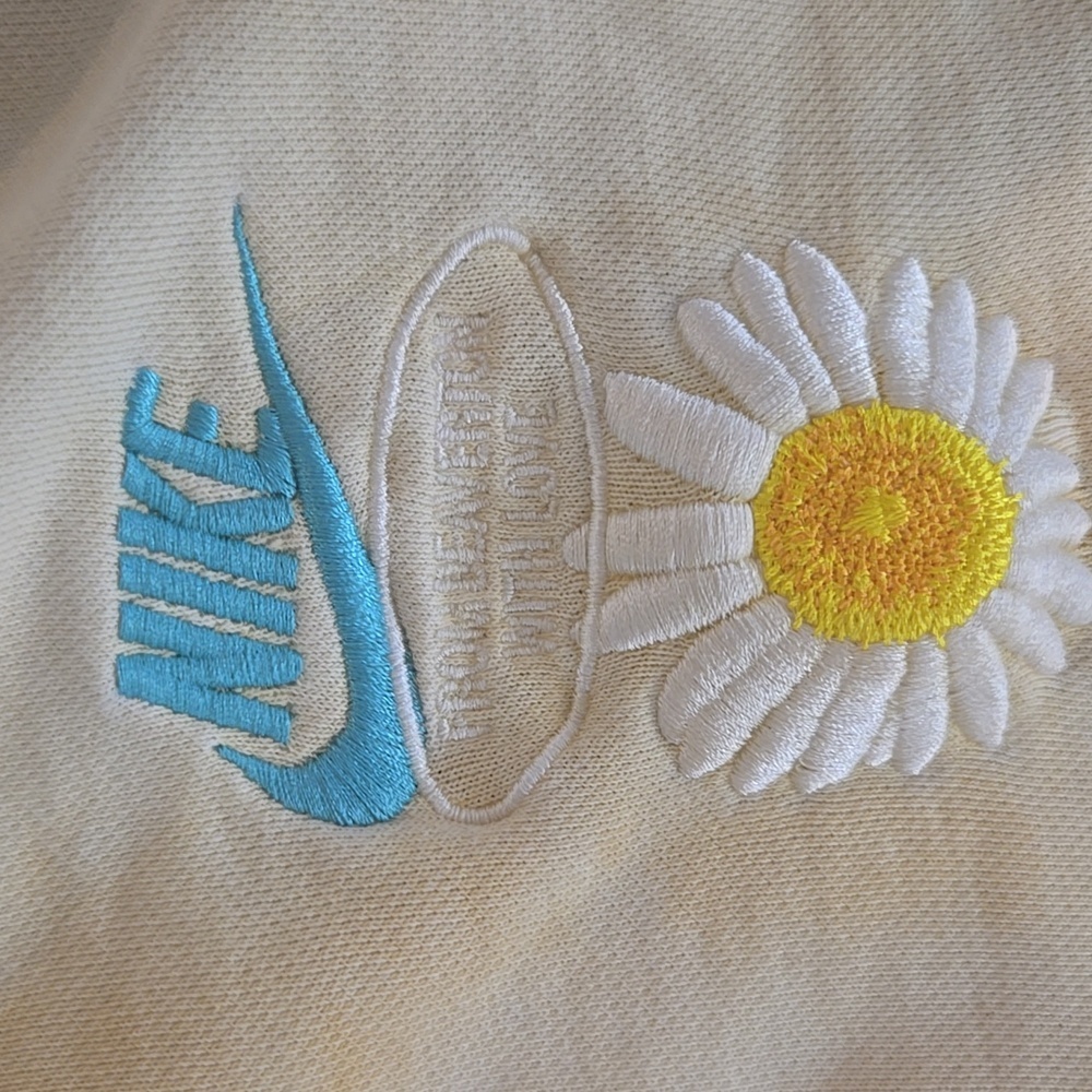 Nike Cream And Yellow Daisy Have A Nice Day Sweatshirt - Picture 3 of 4